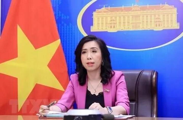 Hotspot Matrix: Hỗ Trợ Phụ Nữ Trở Thành Nhà Sáng Tạo Nội Dung Video Ngắn_Slice với hàng hóa